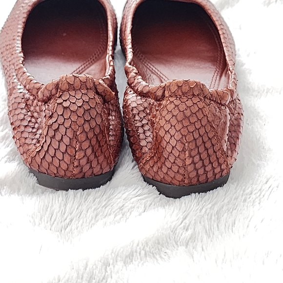 Tory Burch dark brown tan snakeskin leather ballet flat shoes size 6.5 - Picture 4 of 8